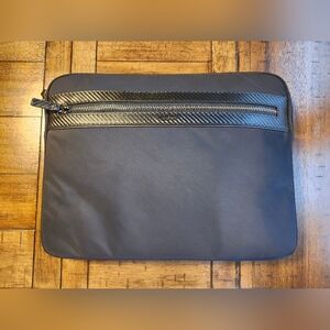 NWT Tumi Kalvin 15" Laptop Crossbody, Black